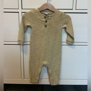 Old Navy green romper size 6/12 months